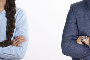 Um langwierige Gerichtsverfahren und emotionale Belastungen zu vermeiden, kann eine Mediation eine sinnvolle Alternative sein. 
